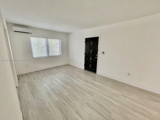 Building Photo - 218 Santillane Ave