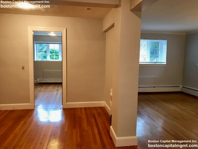 Building Photo - 8 Mt Ida St