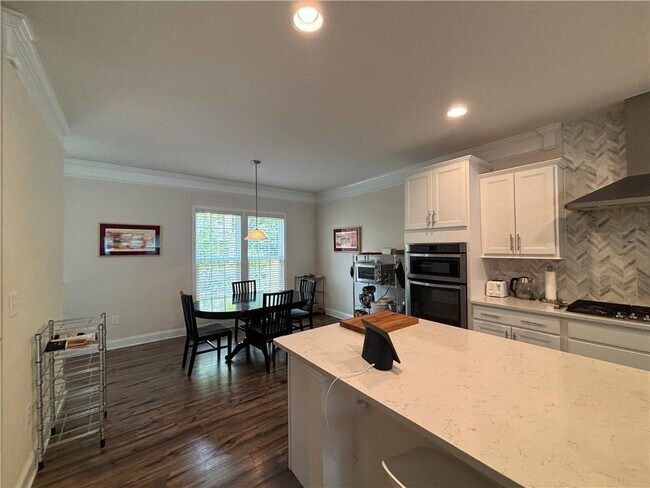 Building Photo - 2156 Eagle Creek Ln
