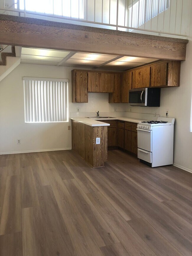 Building Photo - 16621 Dolores Ln