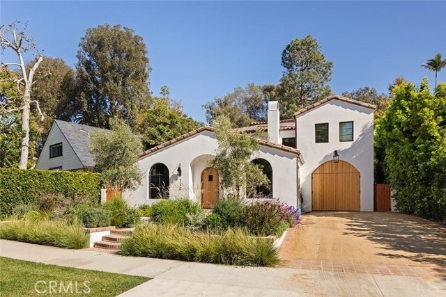 Building Photo - 738 San Lorenzo St