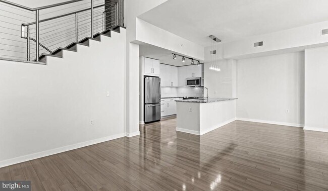 Primary Photo - 8300 Wisconsin Ave