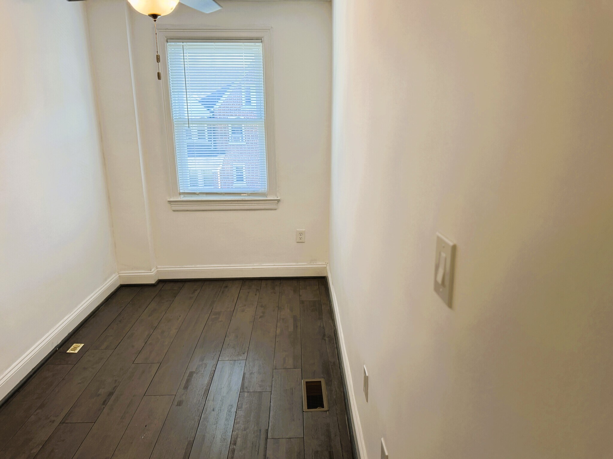 Building Photo - 521 Powhatan Pl NW