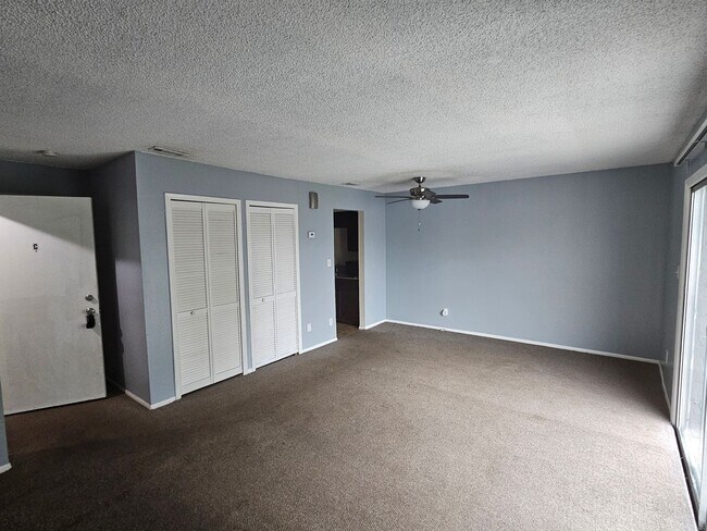 Building Photo - 3065 George Mason Ave