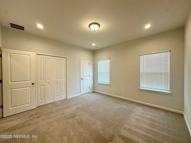 Building Photo - 215 Pine Bluff Dr