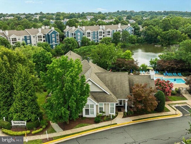 Building Photo - 14300 Grape Holly Grove