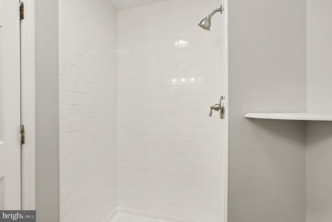 Building Photo - 900 Jessicas Ln