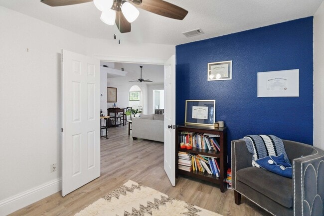 Building Photo - MOVE-IN SPECIAL - Beautiful 3/2 Home in Ba...