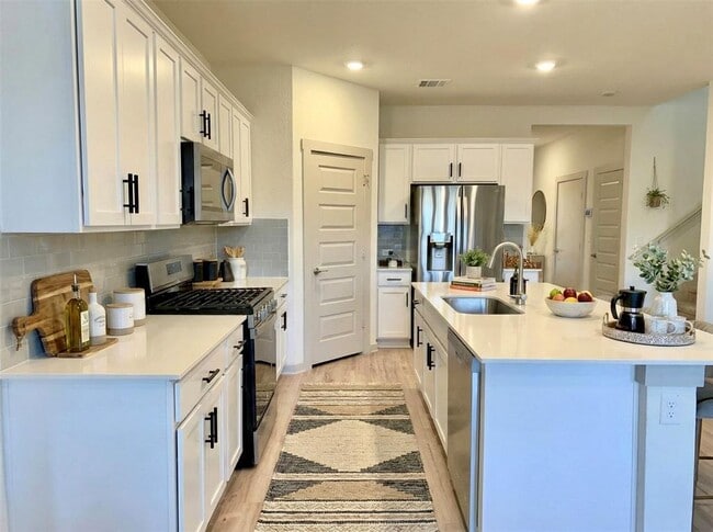 Building Photo - 257 Geminiflora Bend