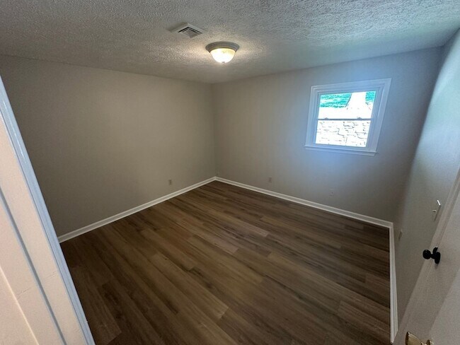 Building Photo - 5159 Saundersville Rd