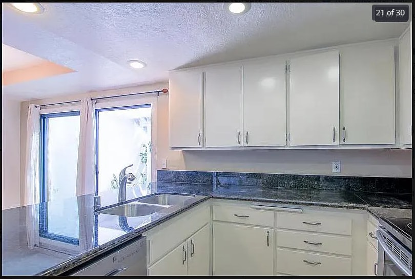 Building Photo - 4004 Crystal Dawn Ln