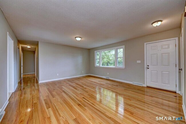 Building Photo - 1145 Sherman Ave