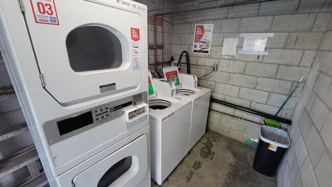 Building Photo - 13347 Victory Blvd