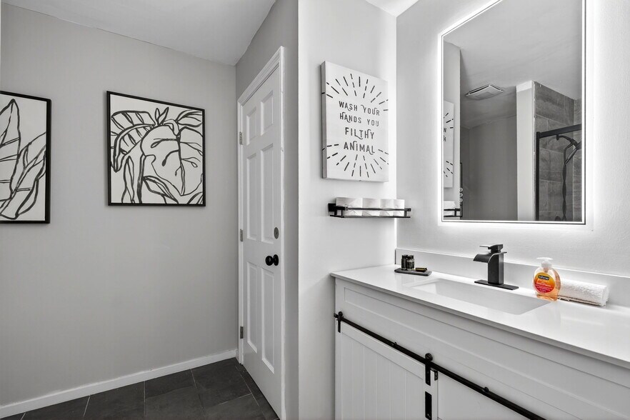 Building Photo - 4432 Renwood Dr