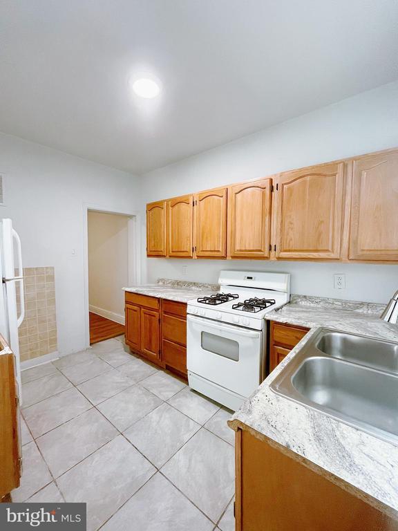 Building Photo - 3058 Amber St