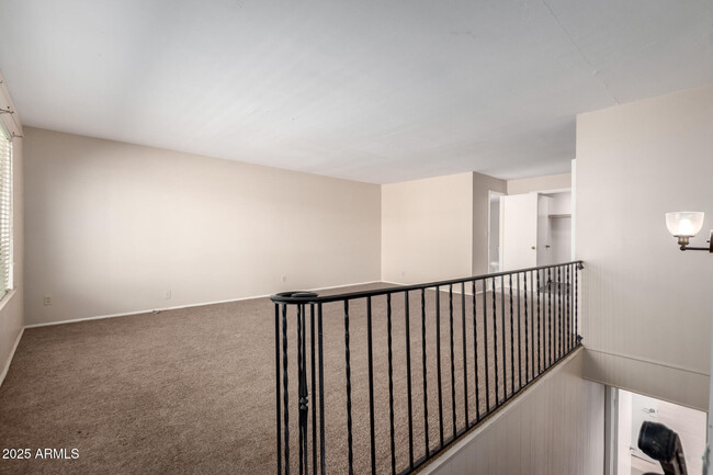 Building Photo - 5 Inner Cir
