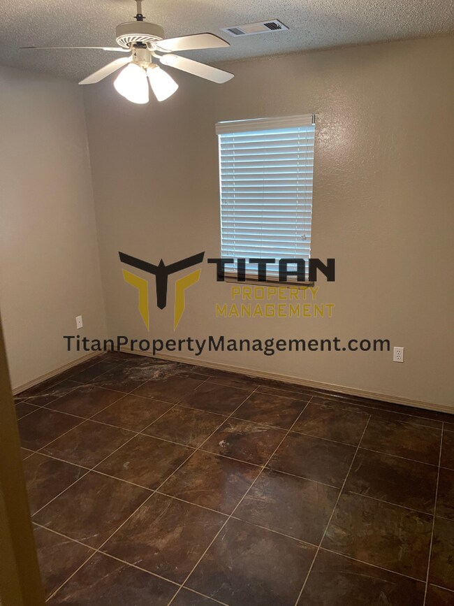 Building Photo - 2 bed/2 bath Apartment