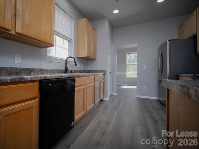 Building Photo - 1030 Boxelder Ln