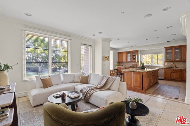 Building Photo - 3697 Benedict Canyon Ln