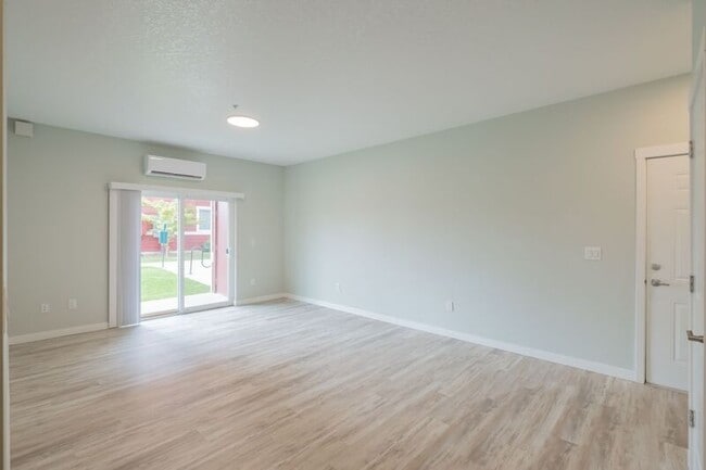 Building Photo - 13001 S Crompton Lane