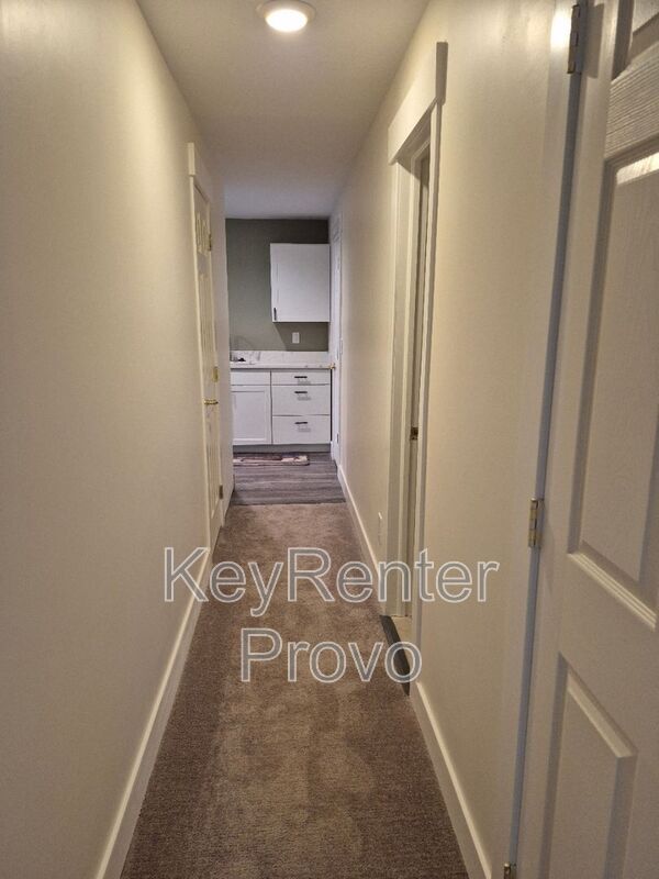 Building Photo - 75 S Astor Ln
