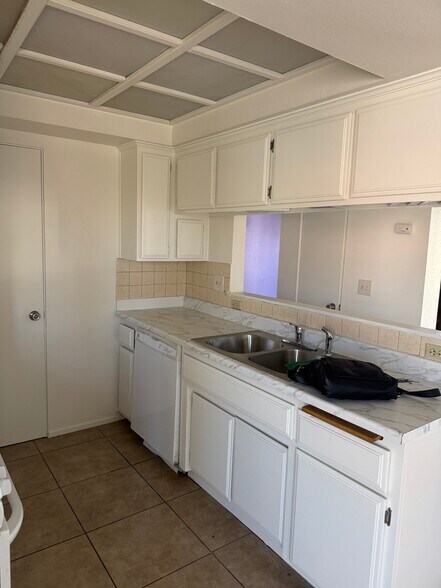 Building Photo - 74430 Driftwood Dr