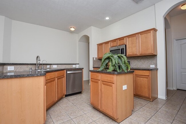 Building Photo - 20711 Rainmead Dr