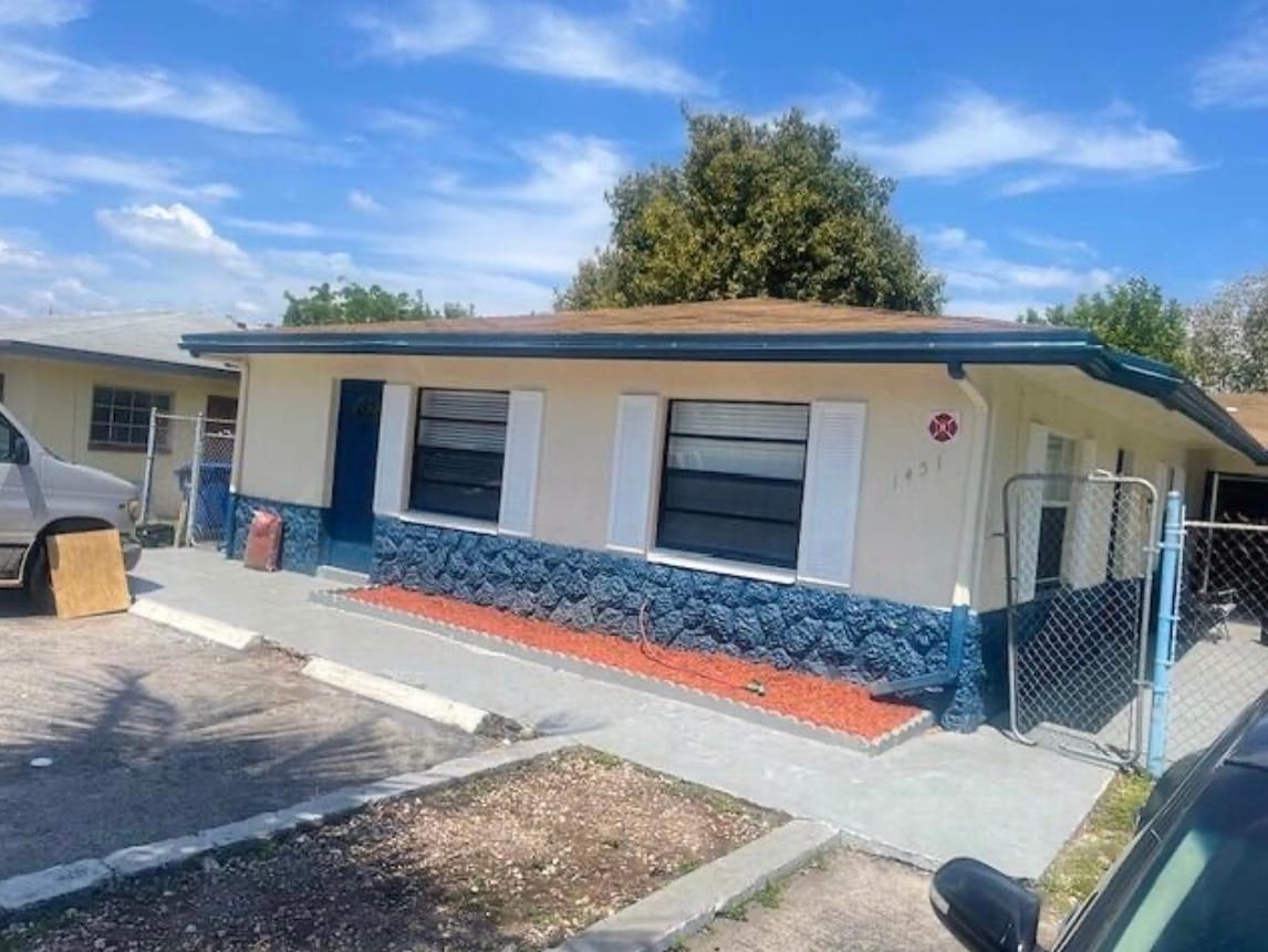 Building Photo - 1451 NW 20th Ct