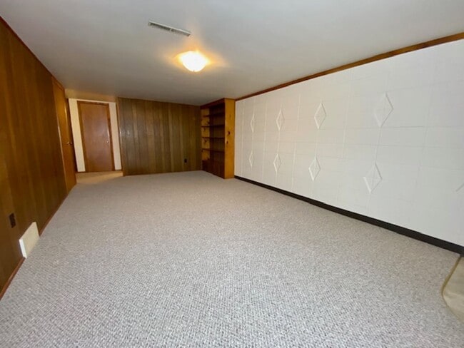 Building Photo - 3037 Humboldt Rd