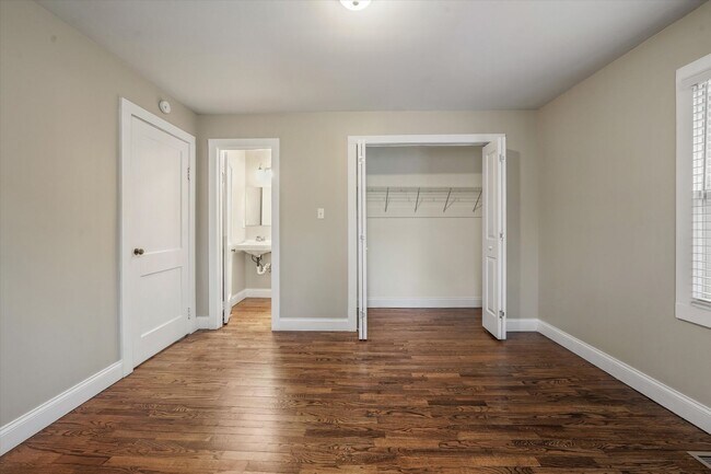 Building Photo - Harriman 37748 - Charming 2-bedroom, 1.5-bathroom Home nestled on 3.8 acres of woods - Contact Ch...