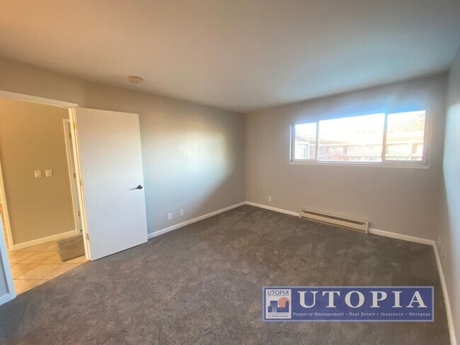 Building Photo - Ocean Views: 2Bd/2Ba + Office - Sunny, Top Floor Condo, Deck, Pool & Hot Tub