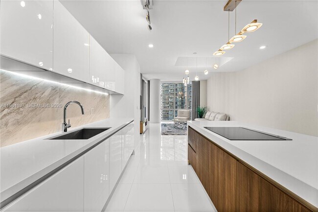 Building Photo - 851 NE 1st Ave