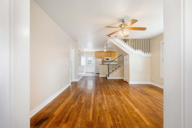 Building Photo - 937 E 52nd St