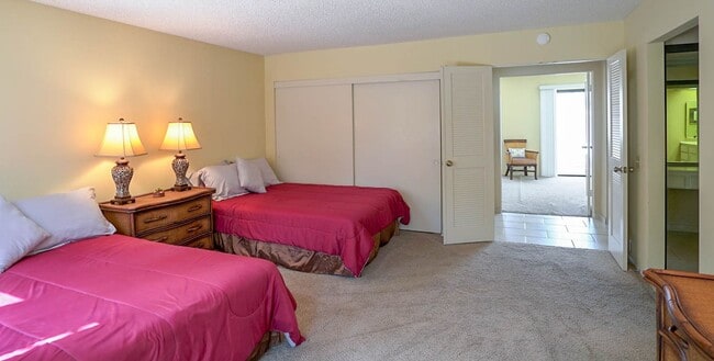 Building Photo - Beautifully Furnished Condo with Mountain ...