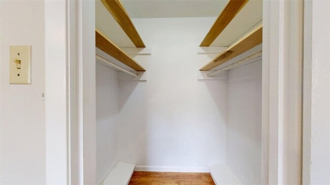 Building Photo - 302 Laurel St