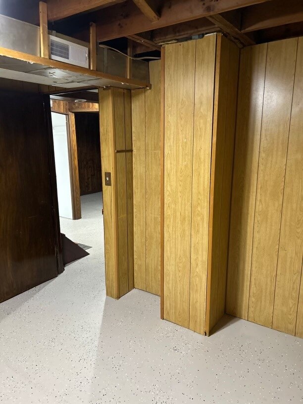 Building Photo - 108 N Lowell Ave