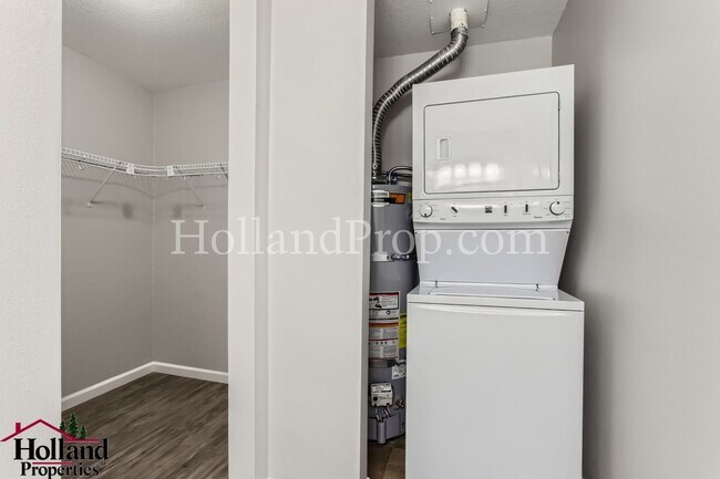 Building Photo - Charming Studio for Lease, Bright, Cozy & ...