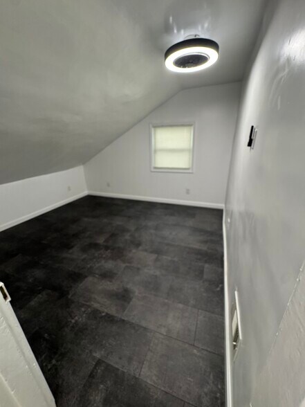 Building Photo - 302 Prospect St