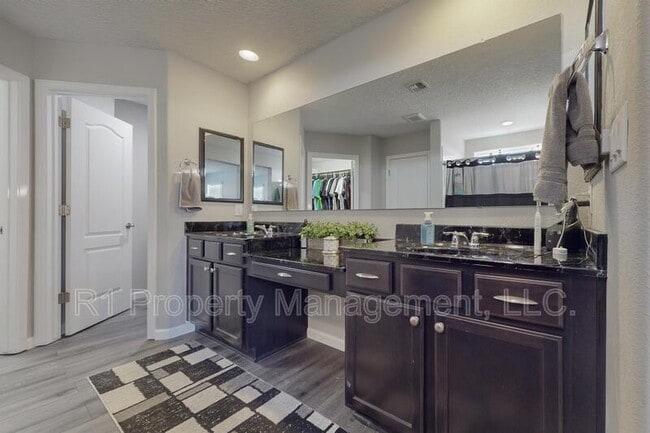 Building Photo - 8812 Jet Stream Rd NW