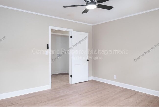 Building Photo - 489 Forest Ave