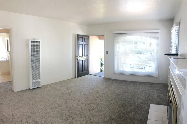 Building Photo - Great 3 Bedroom 2 Bath House in Old Town M...