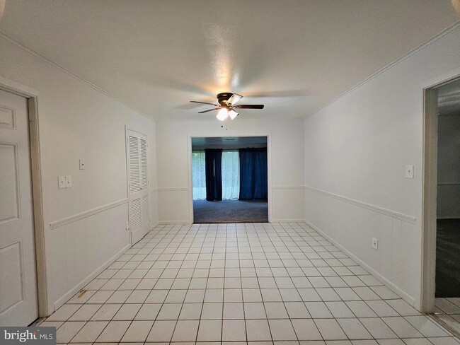 Building Photo - 49 Bonnie Ln