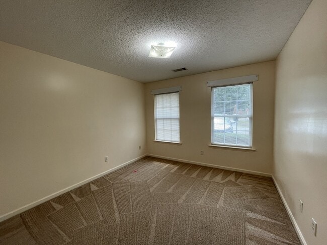 Building Photo - Duplex for Rent