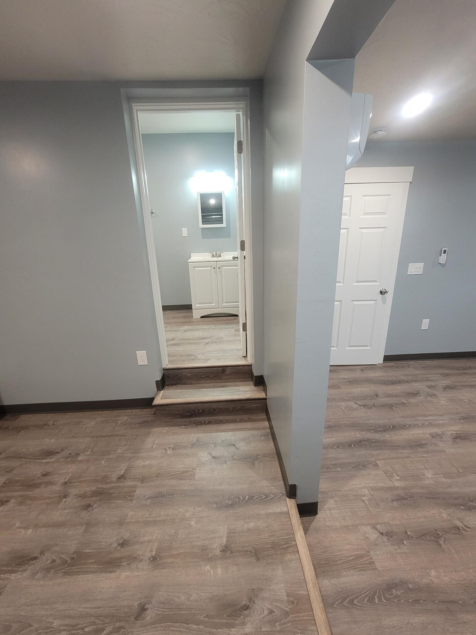 Building Photo - 168 E 70 S