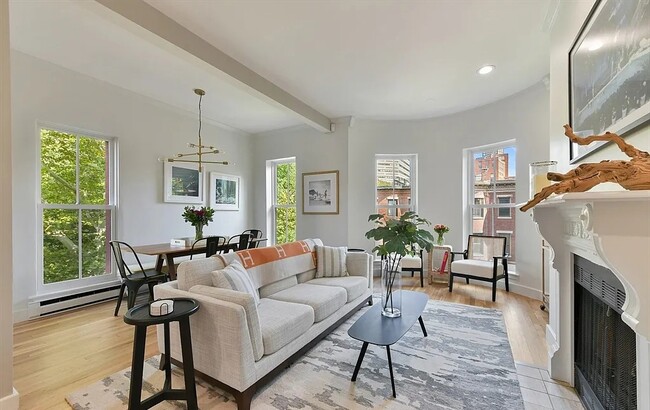 Building Photo - Elegant & Spacious Unit for Rent