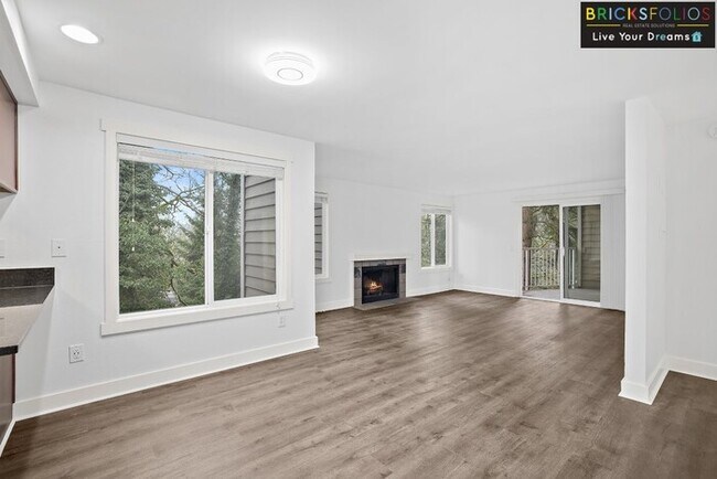 Building Photo - Nestled in the serene Eastgate neighborhood, Bellevue!