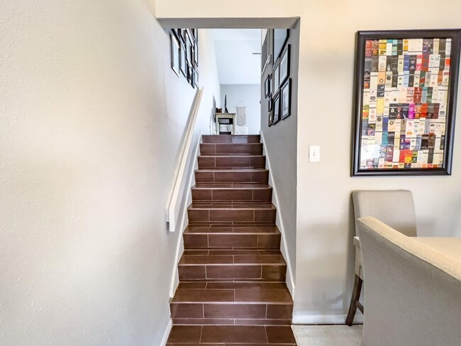 Building Photo - 3506 Cove View Blvd