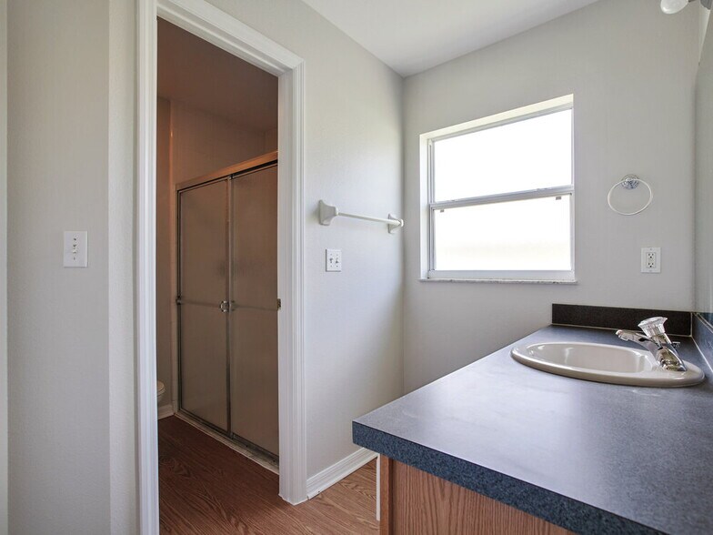 Building Photo - 11838 Foxglove Dr