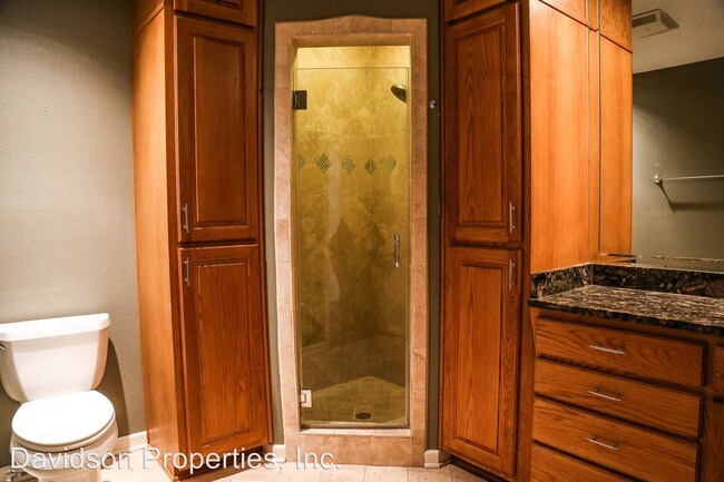 Building Photo - 4 br, 4 bath House - 730 Corona