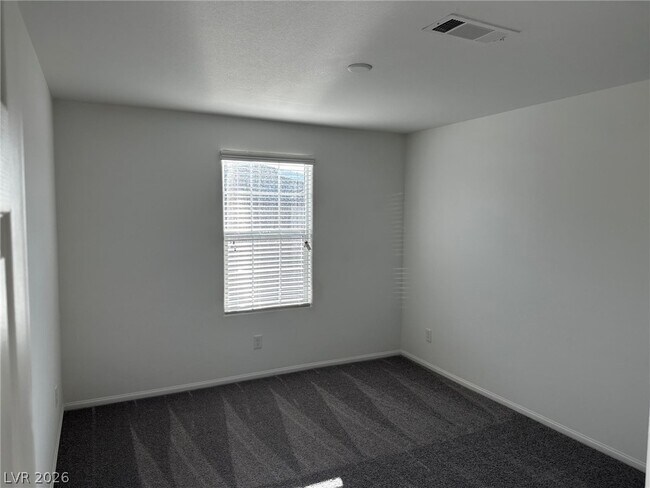 Building Photo - 512 Ylang Pl